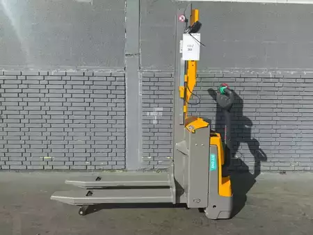 Stapelaars 2020  Jungheinrich EMD 118 Baujahr 2020 Stunden 910 Akku 2026 (2)