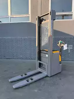 Hochhubwagen 2020  Jungheinrich EJC 214 Baujahr 2020 HH 3600 Akku 2020 (1)