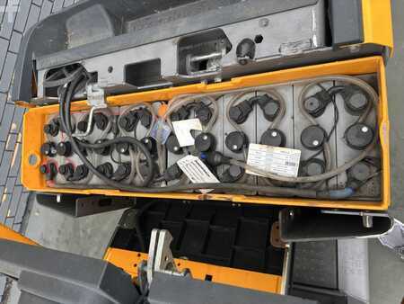 Horizontal Order Pickers 2020  Jungheinrich ECE 225 Baujahr 2020/  Stunden 2572/ Forks 2,4M (6)