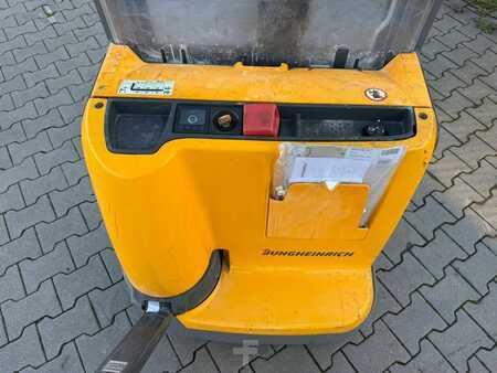 Apilador eléctrico 2020  Jungheinrich EJC 110 Baujahr 2020 HH 2,5M / Akku 2025 (4)