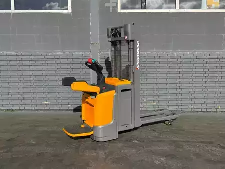 Stoccatori 2020  Jungheinrich ERC 220z Baujahr 2020 / HH 3,75M/ 2000kg TOP ZUSTAND (5)