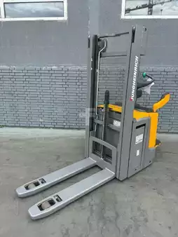 Pallet Stackers 2021  Jungheinrich ERC 216z Baujahr 2021  Stunden 1237 Akku 2021 (1)