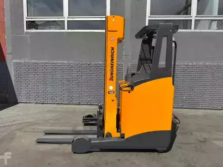 Reach Trucks 2011  Jungheinrich ETV 114 Baujahr 2011 / Stunden 5234 /HH 5,3M (2)