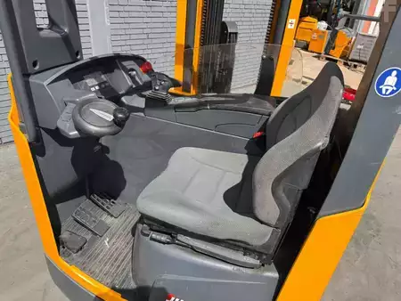 Reach Trucks 2011  Jungheinrich ETV 114 Baujahr 2011 / Stunden 5234 /HH 5,3M (4)
