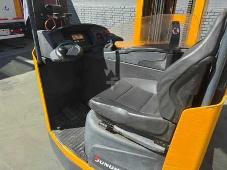 Skyvemast 2012  Jungheinrich ETV 325 Baujahr 2012 / HH 8420 Akku 2012 (4)