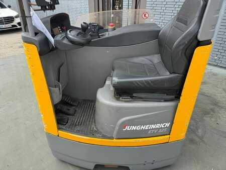Skyvemast 2016  Jungheinrich ETV 325 Baujahr 2016 / HH 6200 Akku 2025 Neu (4)