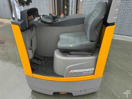 Skyvemast 2016  Jungheinrich ETV 325 Baujahr 2016 / HH 6200 Akku 2025 Neu (4)