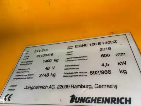Chariots à mât rétractable 2016  Jungheinrich ETV 216 Baujahr 2016 / Zinkenverstell Schubgabel (6)
