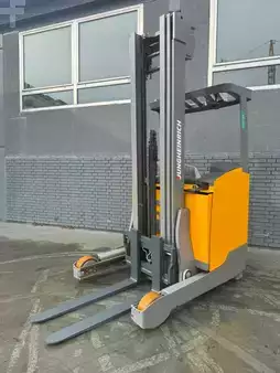 Retraky 2020  Jungheinrich ETV 214 Baujahr 2020 / Stunden 8757 HH 6800 (1)