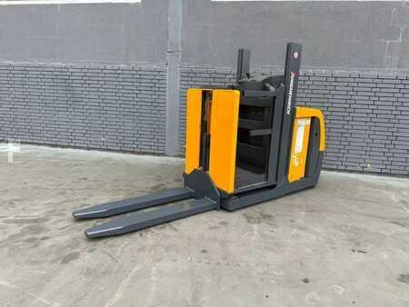 Vertikální vychystávací vozík 2012  Jungheinrich EKS 110 Baujahr 2016 / HH 1800 / Stunden 3174 (1)