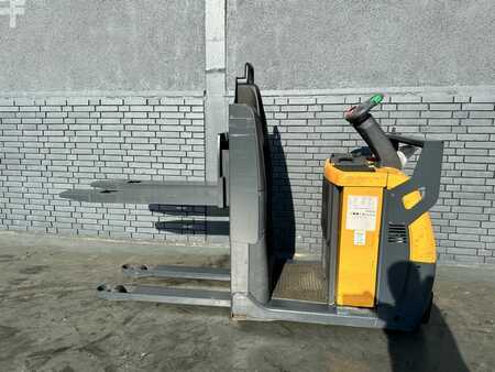 Horizontal-Kommissionierer 2013 Jungheinrich ECE 310 Baujahr 2013/ HH 0,7M Stunden 12519 (1)