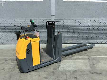 Horizontal-Kommissionierer 2013 Jungheinrich ECE 225 HP Baujahr 2013 / Stunden 2164 /Gabel 2,4M (2)