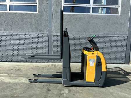 Horizontal-Kommissionierer 2015 Jungheinrich ECE 310 Baujahr 2015/ HH 0,7M Stunden 4005 (1)