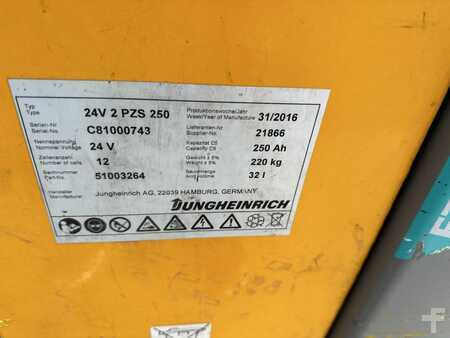 Tractor de arrastre 2016  Jungheinrich EZS 130 Baujahr 2016 Stunden 5137 Schlepper (5)