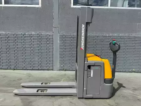 Stacker pedestre 2018  Jungheinrich EJC 220 Baujahr 2018 HH 2500 Tragkraft 2000 KG (2)