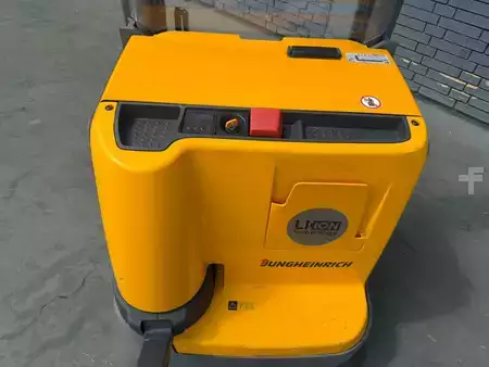 Stacker pedestre 2018  Jungheinrich EJC 220 Baujahr 2018 HH 2500 Tragkraft 2000 KG (4)