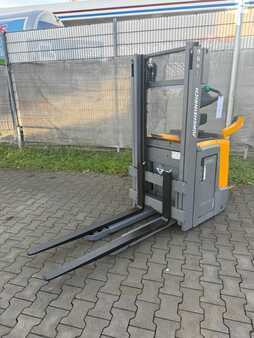 Gerbeurs 2021  Jungheinrich ERC 216 Baujahr 2021Stunden 1769 Akku Bj 2021 (1)