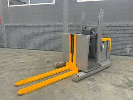 Commissionatori verticali 2021  Jungheinrich EKS 110 Baujahr 2021 / HH 1550 / Stunden 916 (2)