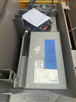 Commissionatori verticali 2021  Jungheinrich EKS 110 Baujahr 2021 / HH 1550 / Stunden 916 (8)