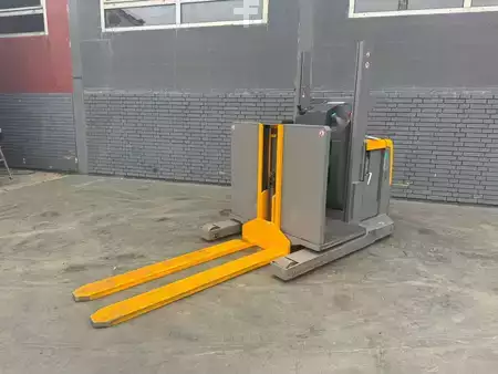 Verticale orderpickers 2021  Jungheinrich EKS 110 Baujahr 2021 / HH 1550 / Stunden 1053 (2)