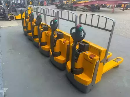 Niederhubwagen 2016  Jungheinrich EJE 116 /Baujahr 2016 Akku BJ 2016 6x vorhanden (5)