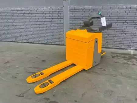 Låglyftare El 2016  Jungheinrich ERE 120 Baujahr 2016 Akku 2016 Gabellänge 1150 (2)