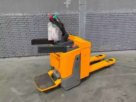 Porta-paletes elétrico 2016  Jungheinrich ERE 120 Baujahr 2016 Akku 2016 Gabellänge 1150 (3)