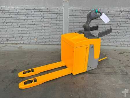 Elektromos emelőkocsik 2016  Jungheinrich ERE 120 Baujahr 2016/ Akku 2021/ Top Zustand (1)