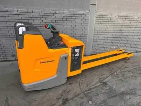 Plocktruckar horizontal 2018  Jungheinrich ERE 225 Baujahr 2018 Akku 2018 Gabellänge 2400 (2)