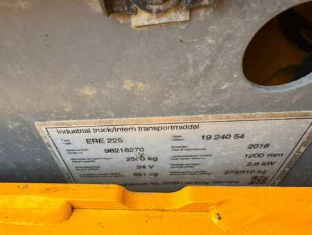 Plocktruckar horizontal 2018  Jungheinrich ERE 225 Baujahr 2018 Akku 2018 Gabellänge 2400 (6)