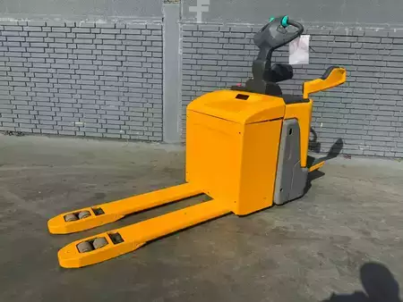 Recogepedido horizontal 2019  Jungheinrich ERE 225 Baujahr 2019 Akku 2019 Gabellänge 1150 (1)