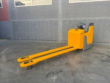 Horizontális komissiózó 2020  Jungheinrich ERE 120 Baujahr 2020 Akku 2021 Gabellänge 2400 (2)