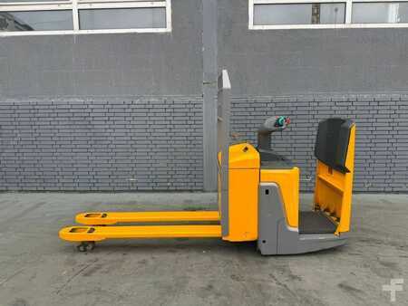 Nízkozdvižný vozík 2022  Jungheinrich ERE 125 Baujahr 2022 Akku 2022 Gabellänge 1600 (2)