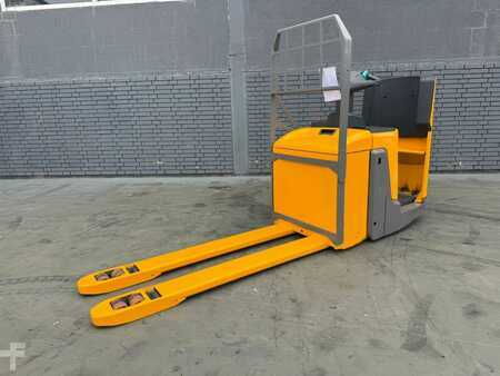 Nízkozdvižný vozík 2022  Jungheinrich ERE 125 Baujahr 2022 Akku 2022 Gabellänge 1600 (1)