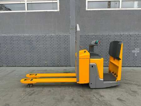 Nízkozdvižný vozík 2022  Jungheinrich ERE 125 Baujahr 2022 Akku 2022 Gabellänge 1600 (2)