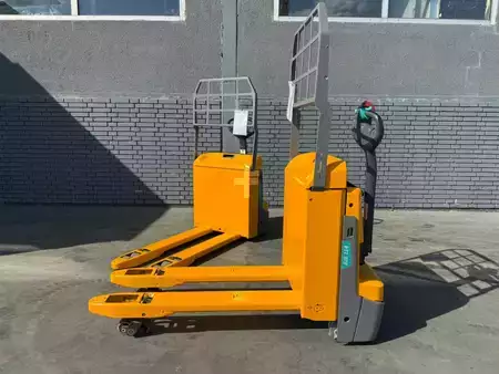 Electric Pallet Trucks 2023  Jungheinrich EJE 114 Baujahr 2023/ Nur 506 Stunden  / TOP ZUSTAND / Doppelstock (1)