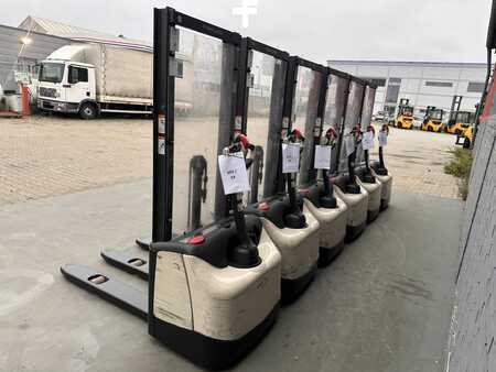 Hochhubwagen 2010 Crown WF 3000 / Aktion Preis 800€ /Baujahr 2010 -12/ HH 1,5M (3)