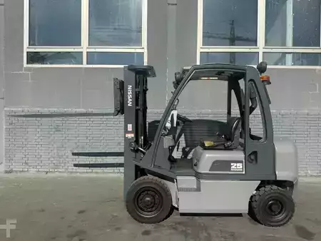 Diesel Forklifts 2005  Nissan FD02A25Q Baujahr 2005/ Stunden 4919 HH 4,75M (2)