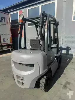 Diesel Forklifts 2005  Nissan FD02A25Q Baujahr 2005/ Stunden 4919 HH 4,75M (4)