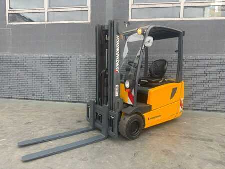 Elektro 3 Rad 2008 Jungheinrich EFG 218 Baujahr 2008 / Stunden 826 Akku 2021 (1)