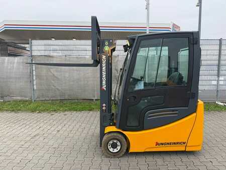 Elektro 3 Rad 2010 Jungheinrich EFG 216k Baujahr 2010/ Stunden 2989/ Vollkabine (2)