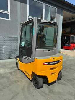 Carrelli elettrici 4 ruote 2019  Jungheinrich EFG 318 Baujahr 2017 Stunden 11201 HH 3300 (4)
