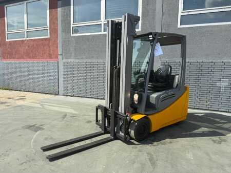 Elektro 3 Rad 2017  Jungheinrich EFG 220 Baujahr 2017 / HH 5000 Tragkraft 2000 Kg (1)