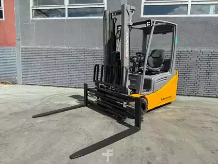 Elektro 3 Rad 2017  Jungheinrich EFG 220 Baujahr 2017 / Stunden 14339 Akku 2018 (1)
