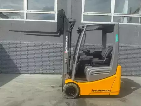 Elektro 3 Rad 2018  Jungheinrich EFG 213 Baujahr 2018 / Stunden13341 HH 3300 (3)