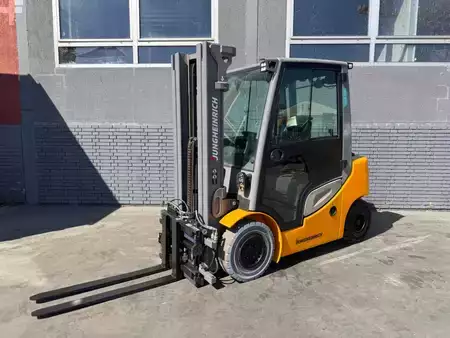 Dieselstapler 2018  Jungheinrich DFG 425s Baujahr 2018/ Stunden 2263 HH 5000 (1)