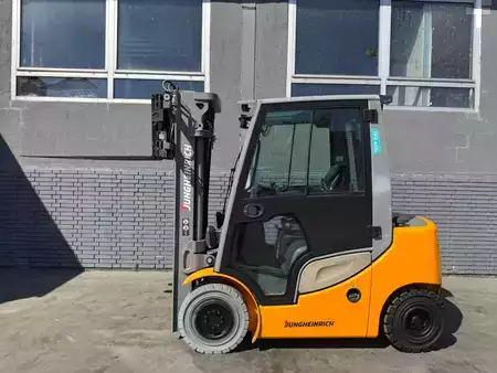 Dieselstapler 2018  Jungheinrich DFG 425s Baujahr 2018/ Stunden 2263 HH 5000 (2)