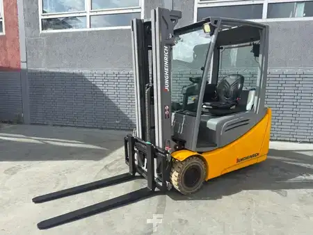 El truck - 3 hjulet 2018  Jungheinrich EFG 216 Baujahr 2018 / Stunden 7764 HH 4400 (1)