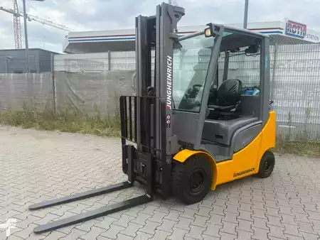 Treibgasstapler 2019  Jungheinrich TFG 316s Baujahr 2019/ Stunden 3831/ HH 5000 (1)