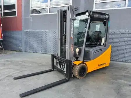 3-wiel elektrische heftrucks 2018  Jungheinrich EFG 220 Baujahr 2018 /Triplex / Stunden 3111 (1)